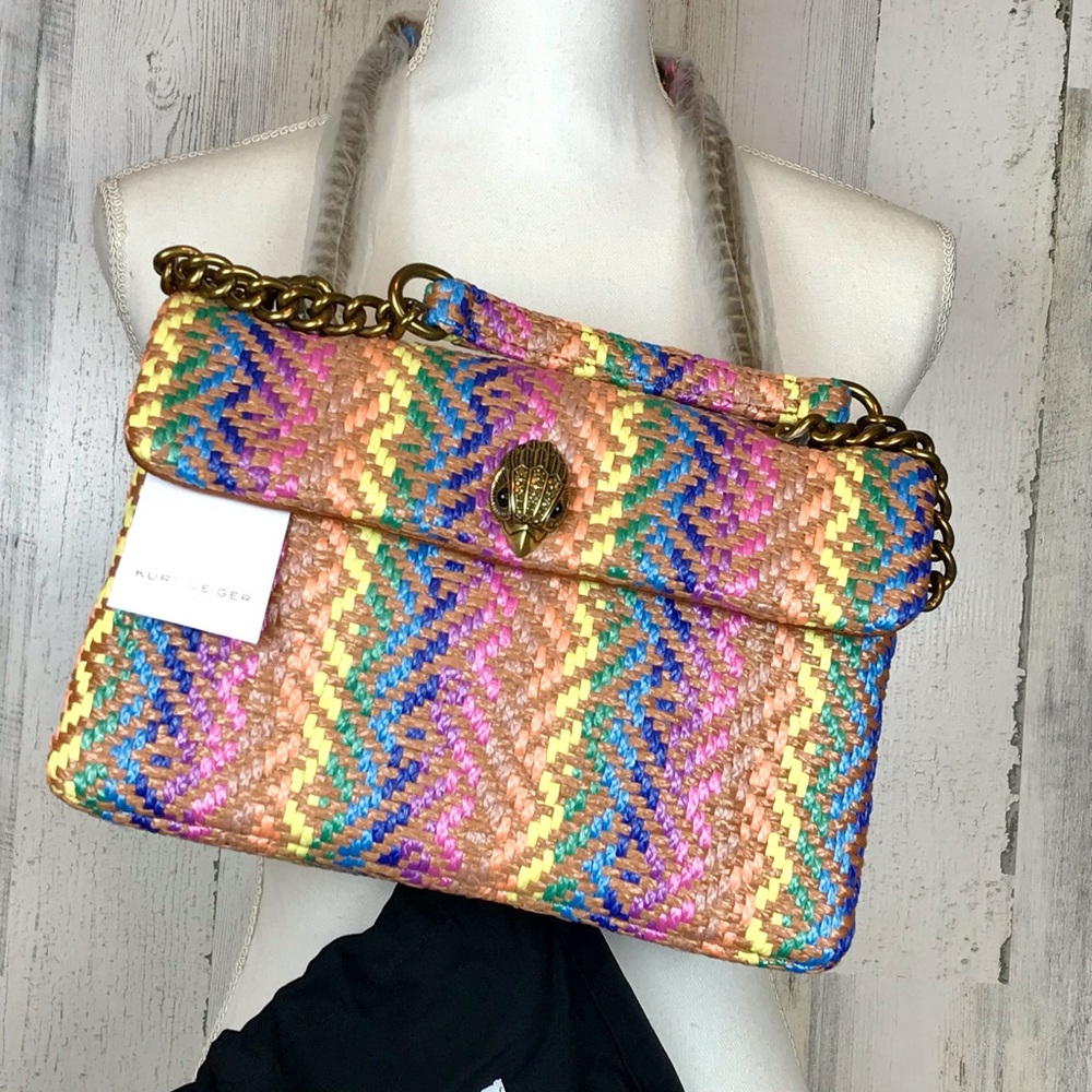 #63

Kensington Shoulder Bag
Kurt Geiger London